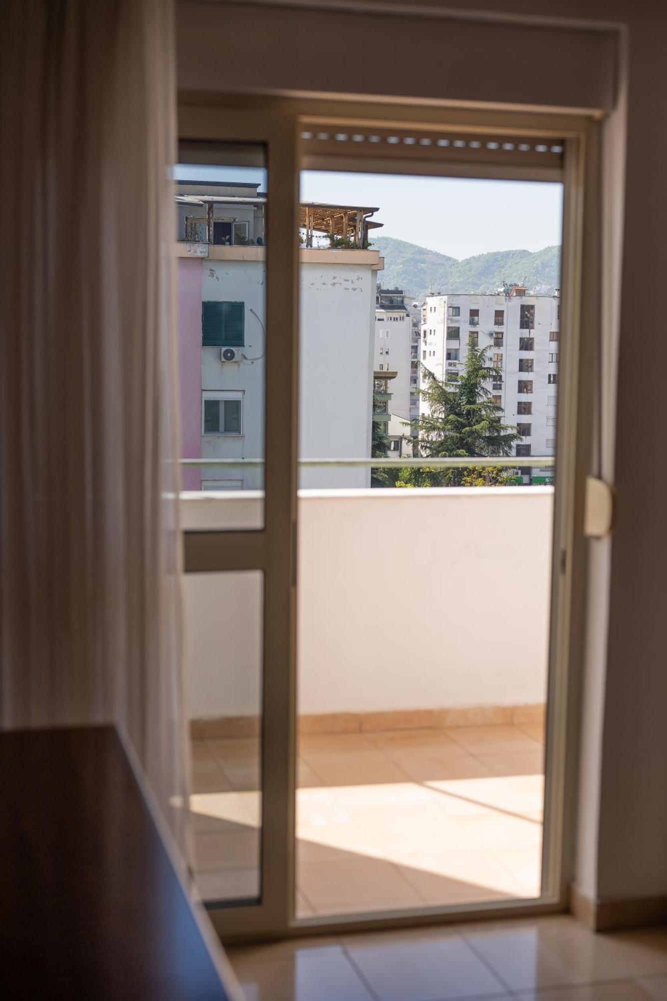 Vintage Blloku Apartment Tirana Exterior foto